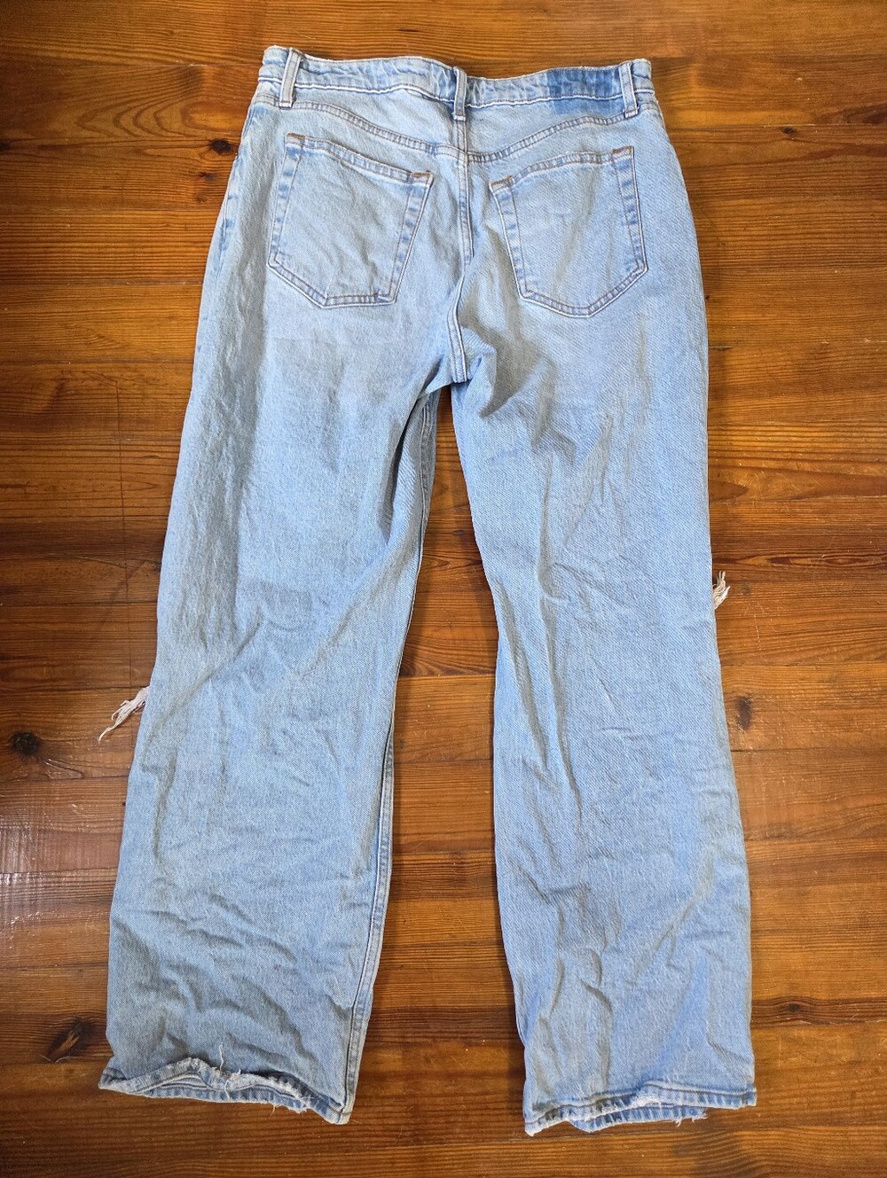 A&F The '90s Relaxed Jean High Rise - Picture 3 of 3